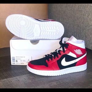 Jordan 1 mid